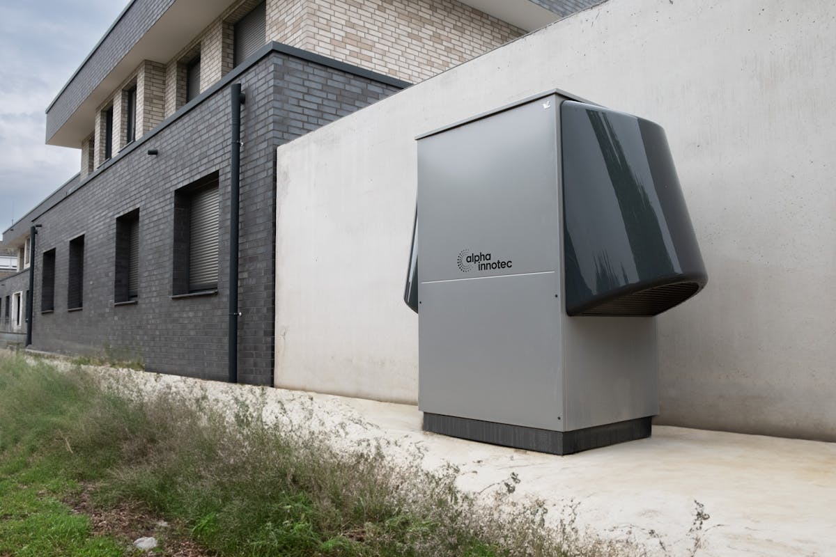 Installation pompe à chaleur extérieure à Saint-Laurent-du-Var